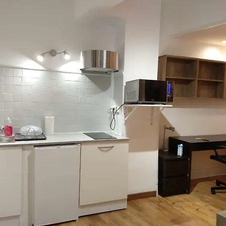 Appartement Studio Equipe Dans Le Quartier Prise Des Carmes A Toulouse.